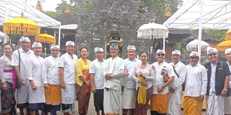 Persiapan Rakerda DPD Perbarindo Bali 2024, Panitia dan Pengurus BPR Sembahyang di Pura Dalem Sakenan